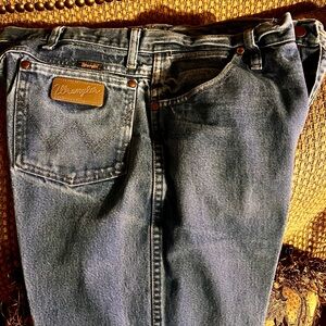 Wrangler Men's Slim Fit Blue Jeans